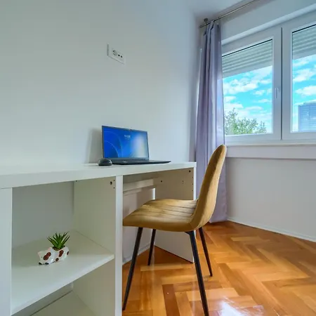 דירה Nikola's Nest *