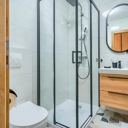 Nikola's Nest * سبليت