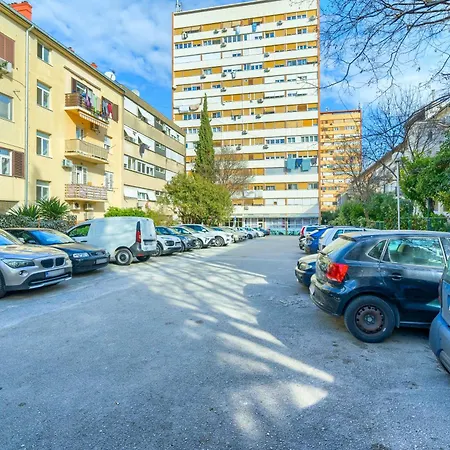 Nikola's Nest شقة