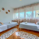 Nikola's Nest Apartman *