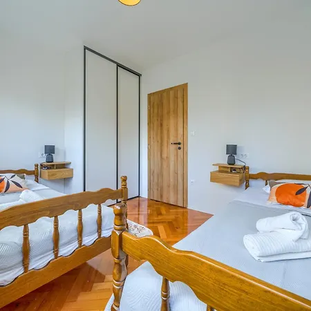 Lägenhet Nikola's Nest