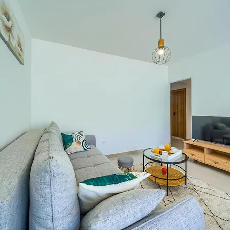 Nikola's Nest Lägenhet *